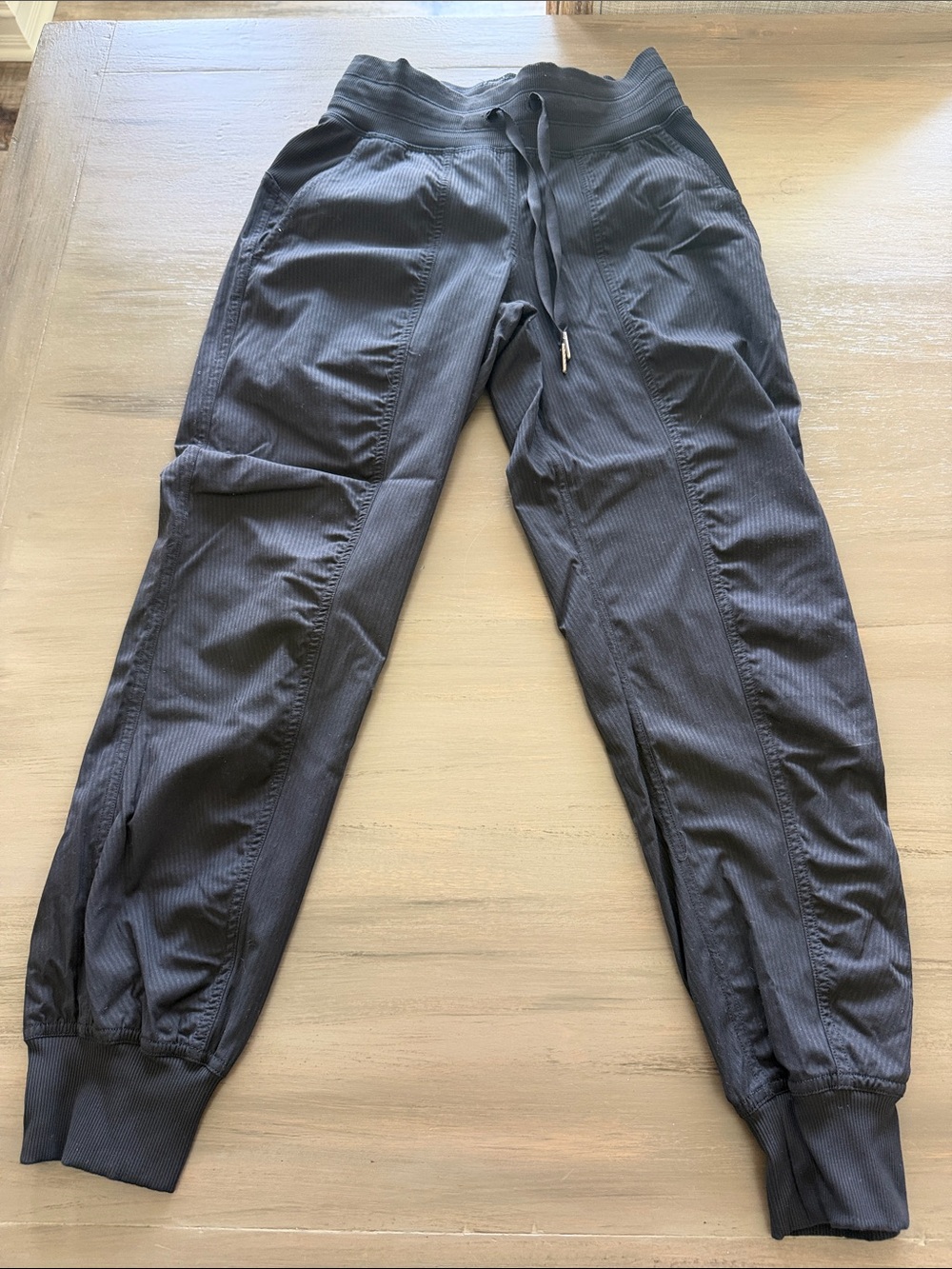 Women’s Lululemon mid rise dance Jogger - Sz 0 - black